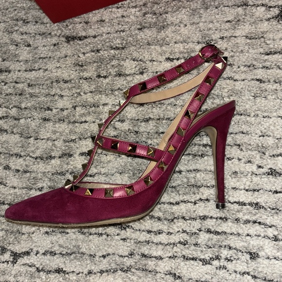 Valentino Raspberry Pink Patent Leather Rockstud Embellished  Valentino raspberry Rockstuds 39.5